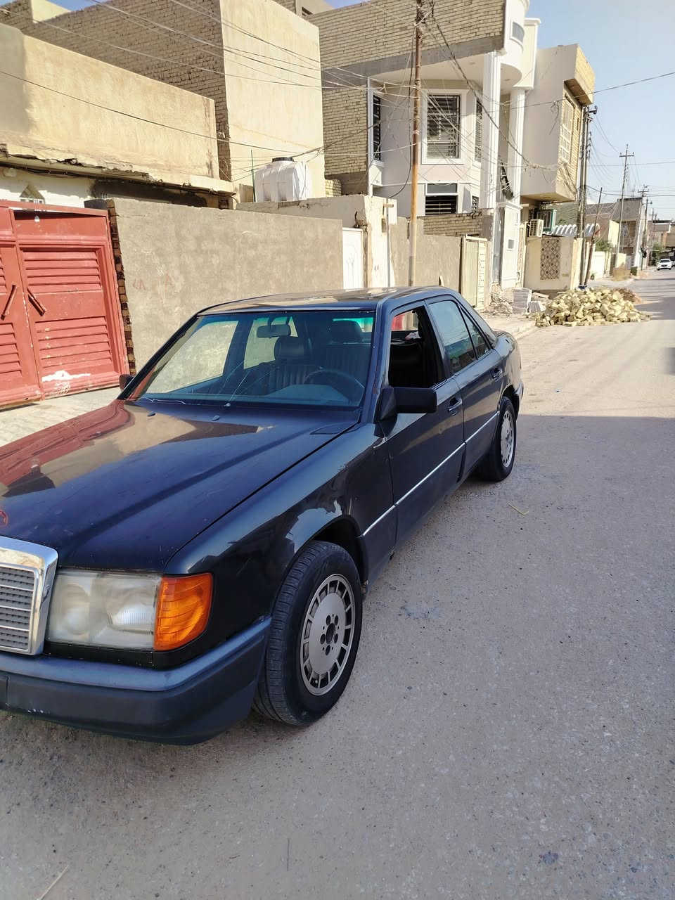 سلام عليكم مارسيدس البيع مديل ١٩٨٩رقم بغداد بيها وكاله خاصه السياره محوره ٢٥٠٠ بطه دواخل جديده خارج كلا جديد حداديه جديده غرفه كلها جديده كشنات كهربائي متعوب عل سياره كلش باقي بس صبغ قماره وجاملغات وره /مكاني نجف كوفه حي ميسان ***********
