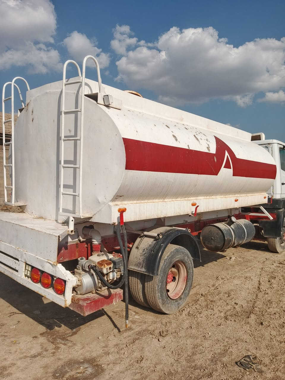 السلام عليكم تنكر للبيع رقم بغداد الماني مكينه وقير واكسن خيره من الله تانكن جديد سعر السياره 12 مليون وبيها مجال مكان بغداد المحموديه  ***********
