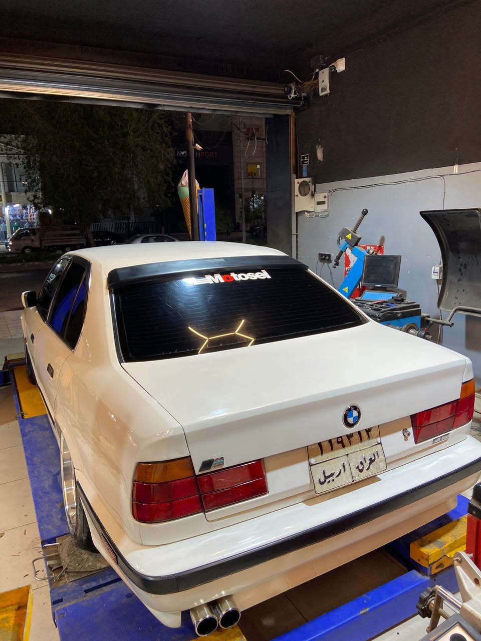 Bmw e34 1992  525i ماسەفات امریکی بیلاد گێر عادییە تاخم وەیار 413تەبریدە دەبل ایرباگ ناو غورفەی کامک کراوەتە ٩٥بیلاد پەردەیەکوشین جلدو شامۆیە کوشین هیتەرە سیستەمی گەرم کەرەوەی ebasloبیلادی تێدایە  بە نسبەت سبوغ پێنچ  هەیە شانسیو سەرە دەبلی بەشەرت گێرو مەکینە مەزبوتە مەکینە تاک دیجیتالە بەردی سالنسەی تێدایە کارە بایی مەزبوتە ٥ وەرەقەش غرامەی لەسەرە سەنەوی چەند مانگێکە بەسەر چوە  نرخی 55وەرەقە ماجالێکی زۆر کەمی تێدایە زانیاری کاملم نوسییە مشتەری تەلەفۆن بکە *********** أربيل, العراق
