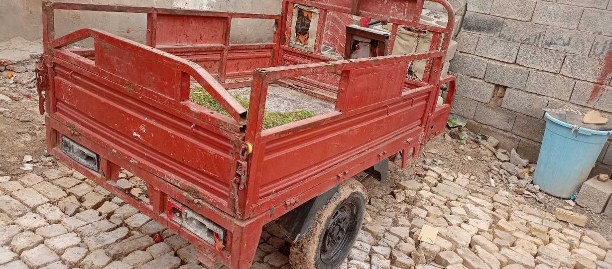 السلام عليكم ستوته للبيع أوراقها ضائعه بالسوك شاصيها طاك من يم الدرع ومعمر سعرها800 الرقم ***********
