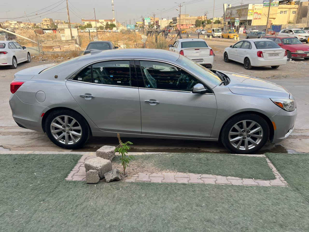 السلام عليكم ///
شوفرليت ماليبو موديل 2016 المقدس 
محرك 2500 دوش 
مواصفات Ltz فول
رقم سليمانيه
كشنات جلد + كهرباء + هيتر
شاشه +قاصه
تحكمات ستيرن
لايتات زينون عدسه
تايرات جدد 
بيه قطعه وحده فقط بونيد صبغ
سعره 113 وبيه مجال 
شرط التحويل / عليه غرامه ينزل من السعر
الشراي يخابر  *********** / ما متواجد على الفيس
