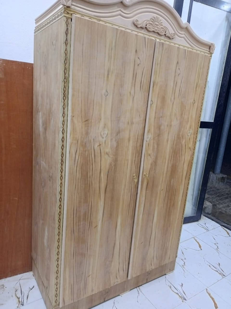 معرض نجارة المنتضر 
كنتور بابين تزكام شغل درجة اولى  
بسعر 250 الف تستلمه كامل
واسط قضاء الحي شارع الشباب 
***********   عادل
