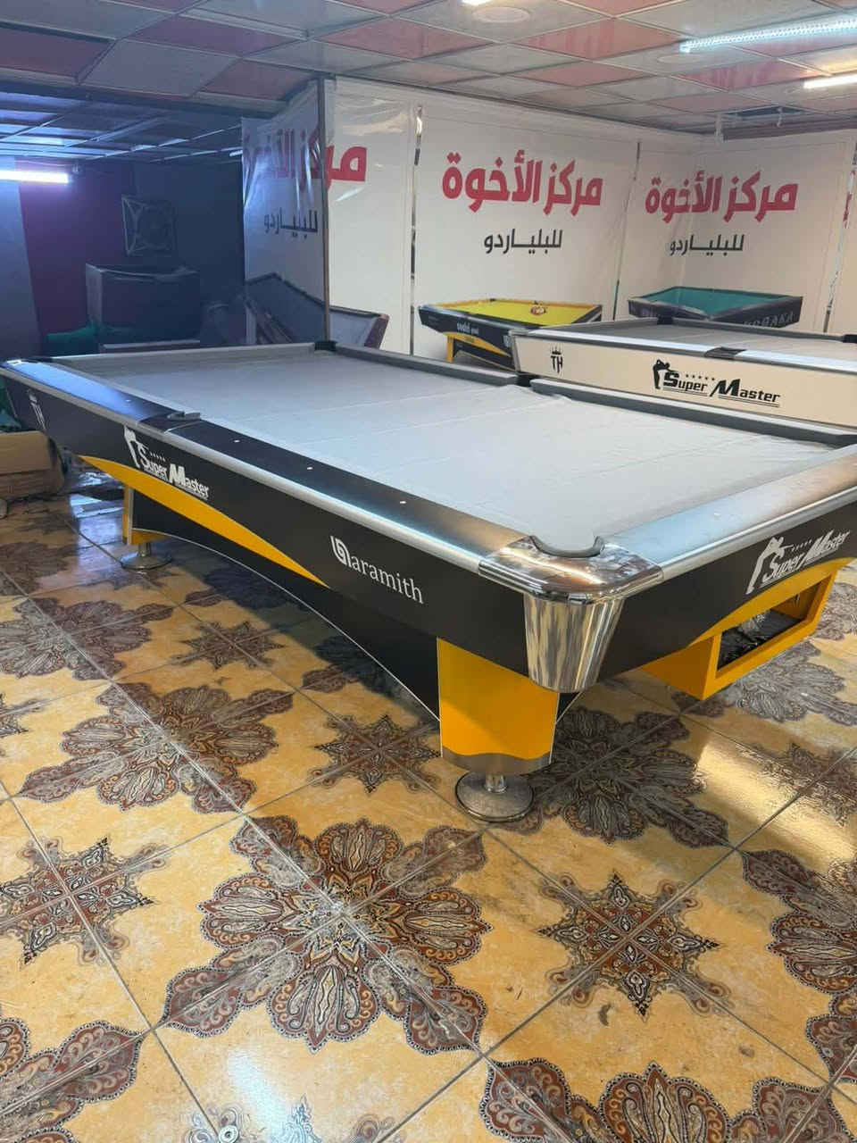 سلام عليكم
ماسترات دبل شاصي النفخ الحديث 
3 الوان متوفر العدد مفتوح الاتصال ***********
واتساب
