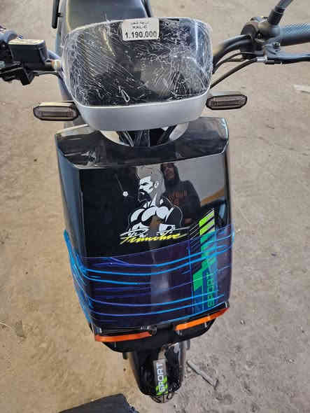 السلام عليكم ماطور سبورت شحن للبيع
3نمر فول موواصفات 
  الماطور جديد ماخذه من الشحن على ايدي كلها شرط 
السعر مكتوب علا درع اخذته مليون 190الف 
طالب على 825وبي مجال 
هاتف0750 230 0953
