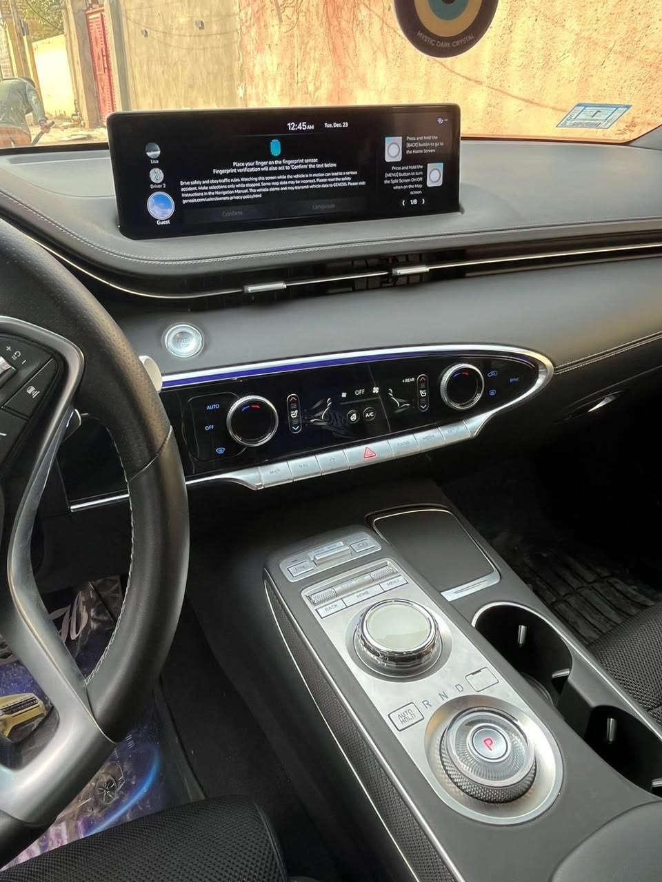 جنيسس gv70 موديل 24 
مسجلة شهداء قادسية 
محرك 4 سلندر 2.5 تيربو سبورت برستيج 
لون فيلي 
ماشية 31 الف كم 
الحادث جاملغ جهة السايق بارد وصبغ طرف البنيد ومبدل لايت وبدنه ودعافيه اصلية نفس اللون 
ايرباك الدركة والرجل 
المواصفات فول كاشي بيهة 
السعر 325 ورقه 
***********
واتساب
