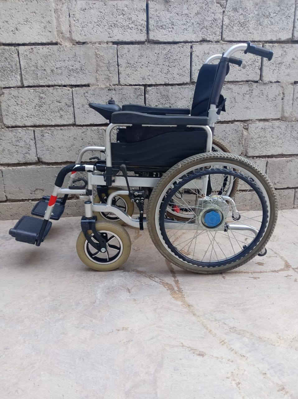 من الخاص

السلام عليكم كرسي كهربائي متحرك (مال معاقين)  مستعمل نظيف كلش شرط تشتغل و اي عيب مابيه من الكهربائيات بس تحتاج باتري و شاحنه و احد الإطارات يمكن مبنجر مكان واحد حزيران قرب جملة ليث الأولى

السعر 250 الف وبيه مجال للاستفسار أكثر 
***********
