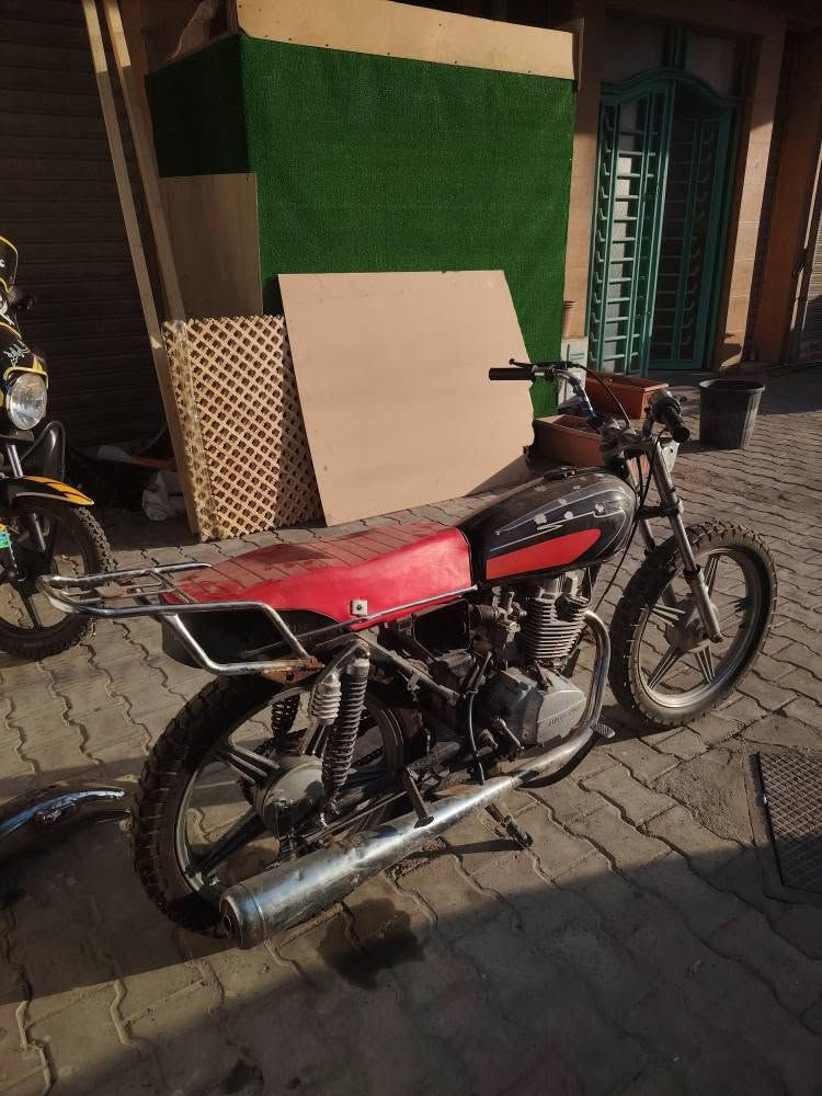 ايرانيه محرك 200 مال تعمير نقوصاته كدامك محركها قوي صاروخ عوزها دوسات وبولبرن ماشه السعر 125 الف قفلها رجاءا *********** مكاني بغداد شارع حيفا بغداد, العراق
