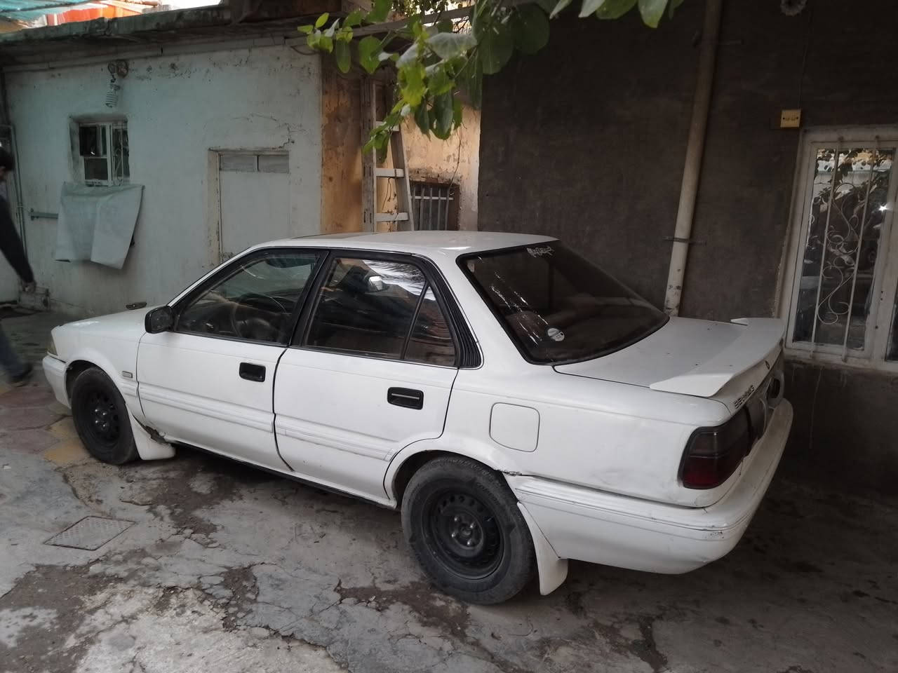 كورلا موديل ١٩٩٠ كير شد جديد ومحرك نضيف بأسمي سكني بغداد مامتواجد على الفيس هاذا رقمي ***********
