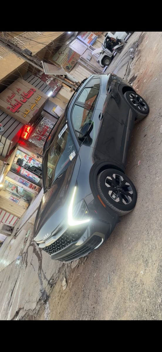 السلام عليكم
سبورتج 2024 
وارد امريكي حادثها جاملغ الايمن صبغ وبابين مبدلات مثل لون يعني قطعه وحده صبغ 
تحديد مسار
سياقة ذاتية 
فتحة سقف بانوراما
كشنات جلد تدفئة
جنطة كهرباء
وبعد بيها مواصفات 
السعر ٢٠٥ وبيها مجال ترهم مراوس بشي اقل محتاج فرق 
مكان بغداد البلديات 
الرقم ***********
