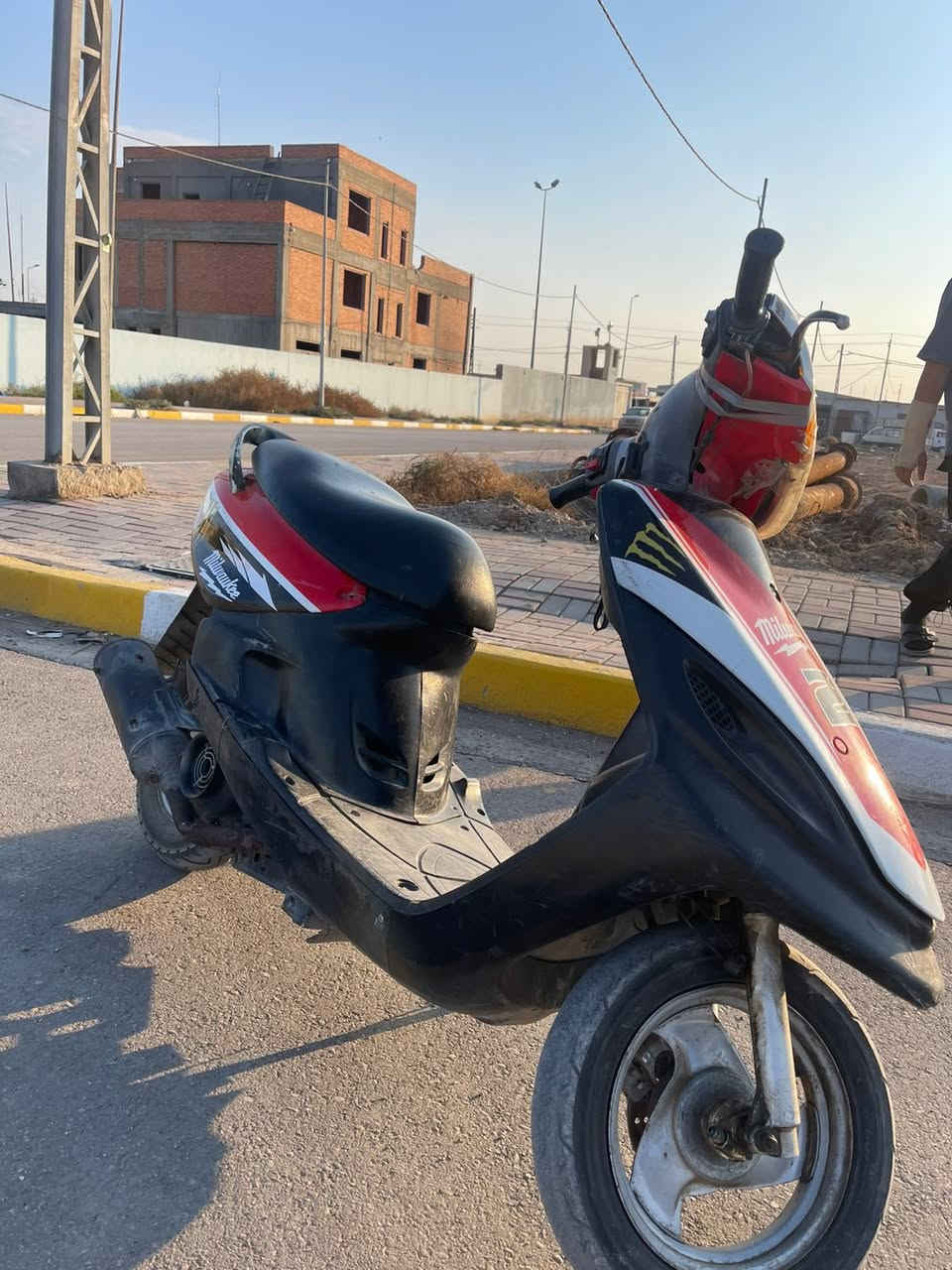 ماكس قجمه دراجه كامله ما نقصها شي سعرها 300 بيها مجال ***********
