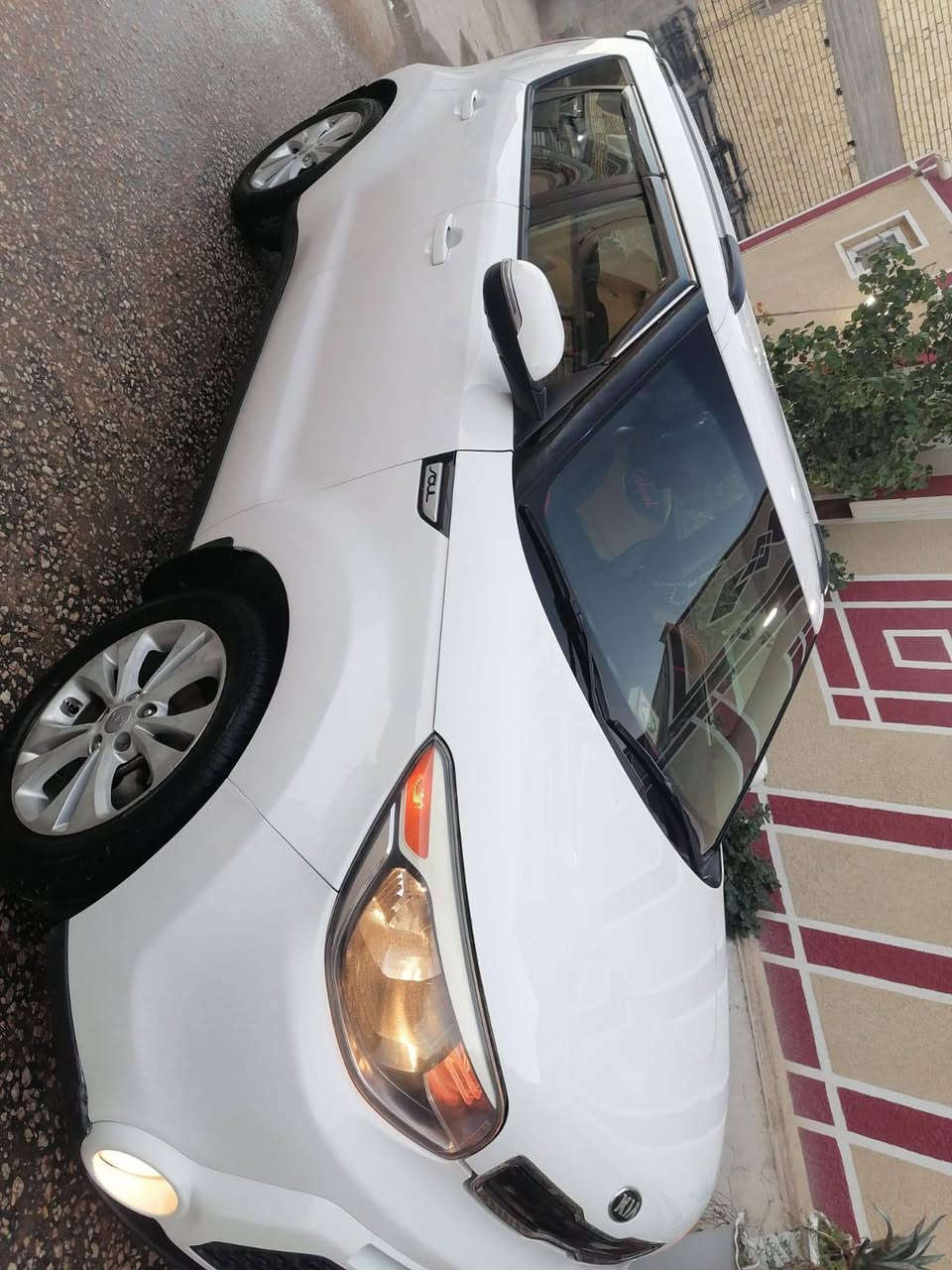 السلام عليكم للبيع كيا صول 2015 وارد امريكي  حادثها جاملغات امامية مكينه 2000 رقم كربلاء باسمي السيارة نصبتهة حلوة السعر 113 للاستفسار ***********
