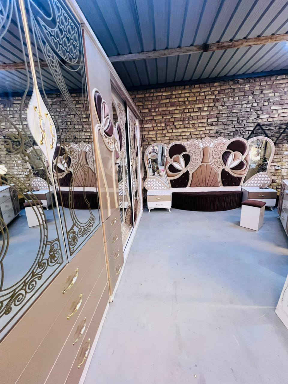 غرفة نوم مستعملة🇹🇷
نضافة90 ٪💯
عدد القطع / 9 لون مميز 
نضام / أبواب وأسلايت  💢 
سعرها / 850 قفل 💸
شد ونقل داخل بغداد مجاني🚛
يوجود توصيل محافضات 🚛
 🤩🤩🤩واتساب ***********
