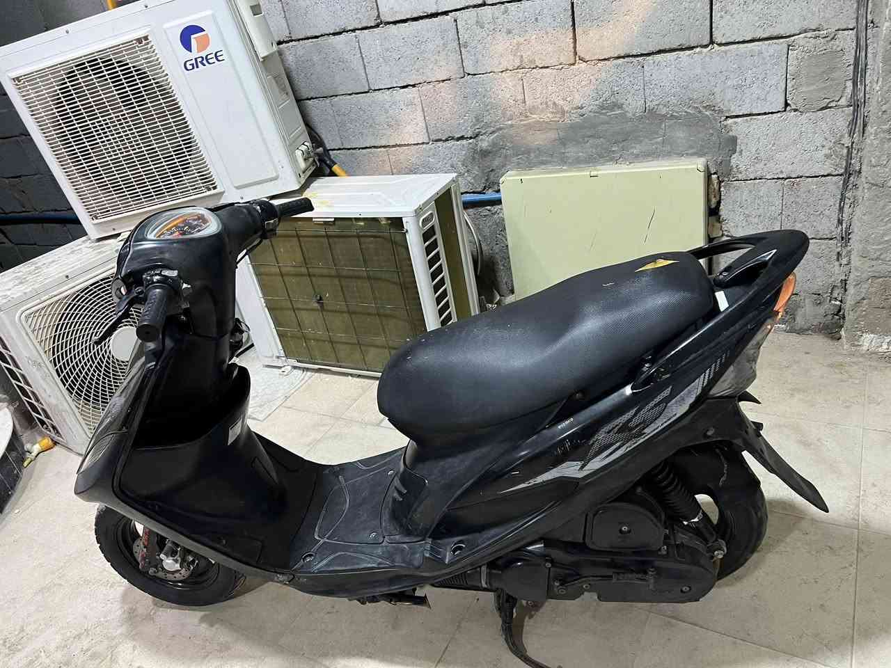 سلام عليكم ماكس عدله للبيع 
دراجه مال رمبه ماصالها ايام من طالعه
دراجه كفالهه من مكينه من شاصي من كفرات كله ختم 
كلشي شغال اشاير ولايتات عداد سرعه عداد بانزين 
سعر دراجه 950 وبيها مجال كلش قليل 
البصره المطيحه 
رقم واتساب واتصال:***********
