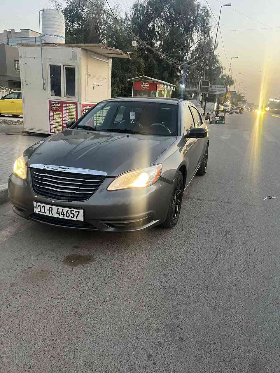 سلام عليكم c200 2013
سيارة كاملة من كلشي تبريد ثلج مكينه وكير اوباما ٦ سلندر 
سيارة غنيه عن التعريف بيها نواقص بصدر فقط كاملة من الالف لل ياء باسمي سيارة سنويه جديدة هزة جديدة 
بيها مكانات صبغ حادث امريكا سطحي بس بنيد. شاصي لغد مكفول
مكاني بغداد البياع *********** 
عارضها ٧٦ وبيها حك جية
