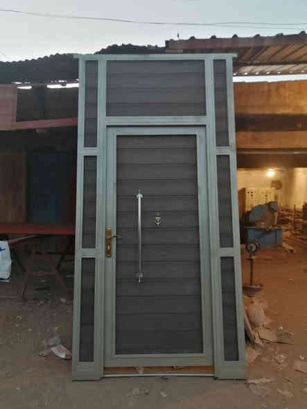 السلام عليكم ورحمة الله حداده عامه
مستعدون لعمل كافه أعمال الحدادة 
للتواصل ‏‪***********
