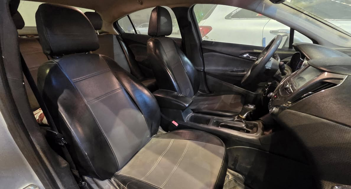 السلام عليكم شوفرليت کروز موديل 2018
🚗:
✅ وارد أمريكي
✅ فئة LT
✅محرك 4 سلندر
✅سعة 1.4 لتر تيربو
✅ مكينة وكير سليم وشغال ممتاز 
✅ كشنات جلد
✅ استهلاك بانزين اقتصادي
✅تمشي على بانزين عادي
✅اقتصادية جدا بالبانزين
✅ أوتو ستوب (إيقاف وتشغيل تلقائي للمحرك)
✅تبريد قوي
✅نظام مراقبة ضغط الإطارات
✅شاشة وسطية
✅شاشه تدعم كار بلي+اندرويد اوتو
✅مثبت سرعه 
✅ رقم نجف وبإسمي
📸 صور الحادث مرفقة مع المنشور
📍 المكان: الديوانية
📞 اتصال / متوفر واتساب+سيم كارت: ***********
