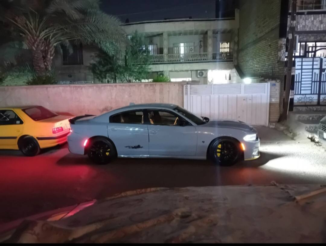 دوج جارجر  ::GT:: سوبر تراك
الموديل :2022
اللون : سموك
العداد : 42 ::
المحرك : V6.  3.6L .

الحادث : موضح بل صور فقط صبغ دعاميتين   بيها طخه شطح بل براكيت مال دعاميه الاماميه. وراجع بارد حادث امريكه الدعاميه   الخلفيه فاتحيها  بامريكه   وبك لايت بلادي اجه ويها بيها ثلاث اربلكات لان لابسين حزلم. راديترات وغاز تبريد بلادي شركه تبريد ثلج  :::

رقم صاحب السيارة ☎️   ***********

المواصفات : السياره فول 1/1 عدئ فتحه 
* مكابح رياضية برمبو اصليه  مع دبلات لون
اصفر . SRT مع كت كامل SRT
شوته رياضي
* ويل قياس 20 انچ اسود . 
بيها صوت  بل اكزوز يختلف عن العاديه: :::
* ستيرن رياضي D . 
* مقاعد رياضية من الجلد والشامو(كنتاره)
* رادار نقطة عمياء + لد ترحيب . 
* مصابيح أمامية اصفر  . 
* كشافات الضباب زنون . 
* المصابيح الأمامية عليها متغير مع اشاره اللد الاصفر الشكل الجديد :::
* الشاشة مع اوپشنات SRT . مع كار بلي 
* سستم صوت الپاين  .
* مقاعد أمامية كهربائية عدد 2 . 
* ذاكرة لحفظ وضعيات الجلوس (ميموري) . 
* مقاعد أمامية تبريد وتدفئة . 
* مقاعد خلفية تدفئة . 
* تشغيل عن بعد . 
* ستيرن كهربائي . 
* تدفئة ستيرن .  
* مرايا متحسسة للاضاءة العالية الوسطيه وجهة السايق.
* كير شفتر بالستيرن .
*تحكم ستيرت كهربائ
*بيها جهاز انتذار مشدور من امريكه
*كامره  دواره 
*مكان سياره بغداد.
