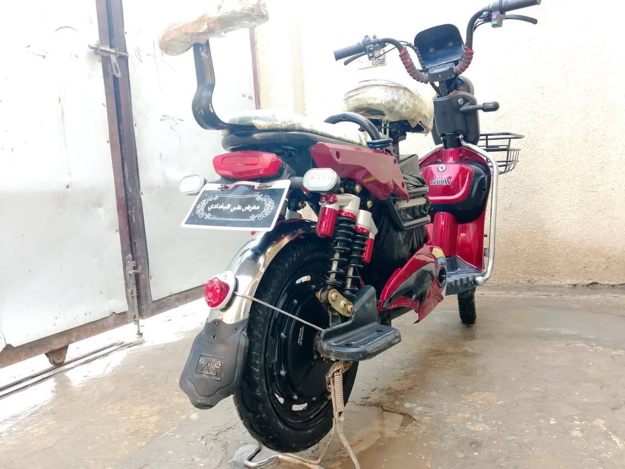 سلام عليكم دراجه شحن موديل 2020بطاريات عل فحص شرط كلش فولل اربعه نمر سرعته 99 عيني الدراجه فولل ماشالله وشرط عل فحص سعرها 300 وبيها مجال رقمي متواجد عل واتس ***********
