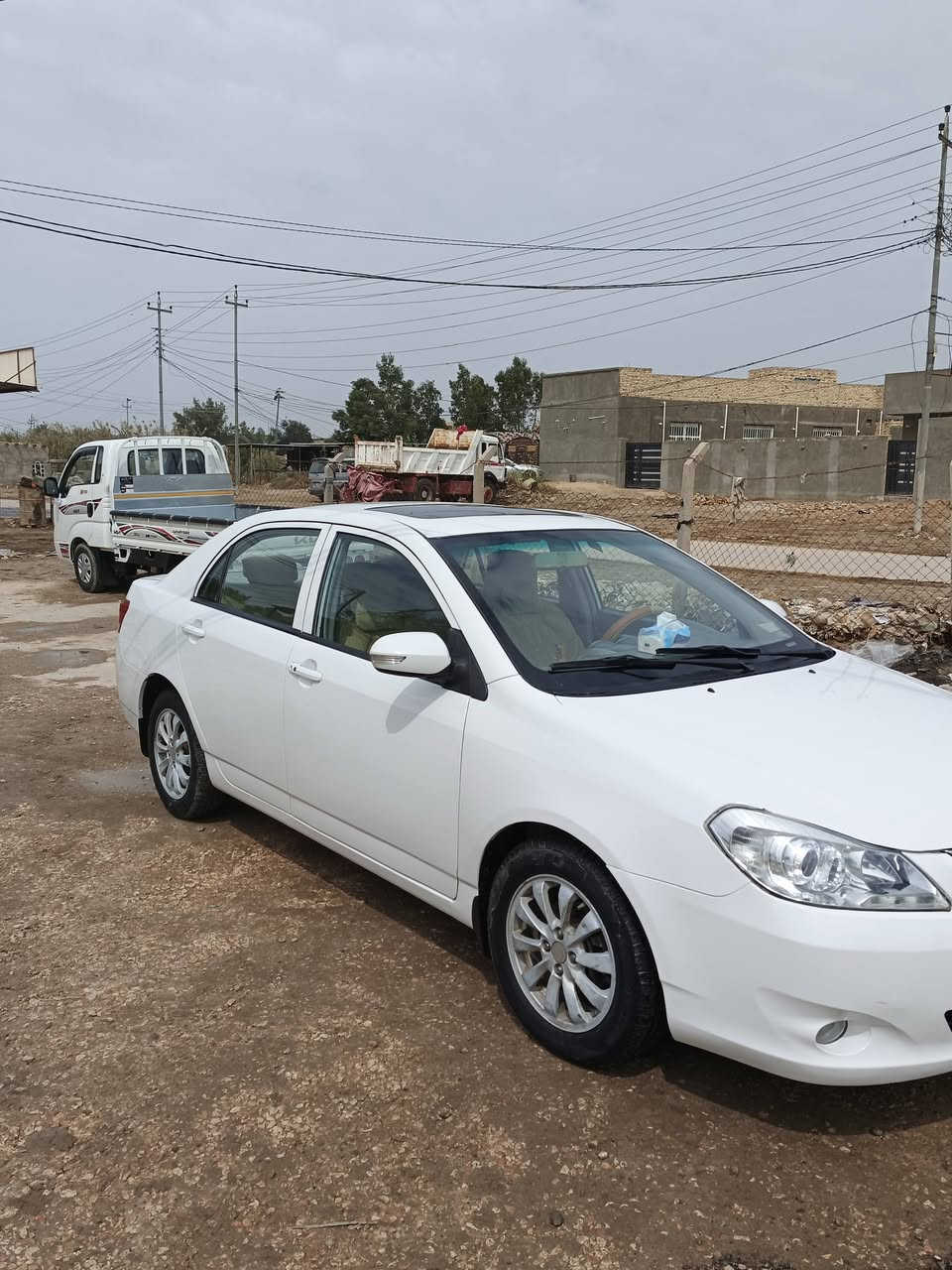 سياره بي وايدي مديل ١٢ مكفوله كير اومكينه اومكفوله من كصه ضربه تجو
سياره مرتبه السعر ٦٠ اوبيه مجال) ***********
