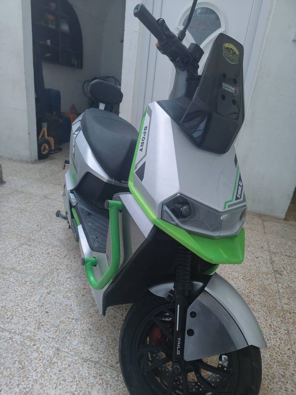 سلام عليكم 
تحريكة ومعدل نار🔥
دراجه شحن الشركه : TAILG
 معروفه 
المواصفات :

6 بطاريات مسطرة 72

38 امبير كل بطارية

3 سرعات

تشغيل بصمة عدد 2

تشغيل عن بعد

بريكات دسكات دهن امامي خلفي

يرجع الى الخلف بي نضام R

السرعة 80 حقيقي حاله حال السياره

بي شلعه قويه

اشاير لكزز

بي مثلث خلاط

الايت مالو عدسه LED بقوه جداً عاليه وأداء رائع بي نضام

رماش

بك لايت LED

بي لايتات من الصفحة

دبلات  غاز
 مريحة جداً

كشن سياحي كبير

مكان لخزن الاغراض

بي شاحن USP

السعر 1150 الف 

للاستفسار خاص أو واتساب 
***********📞
