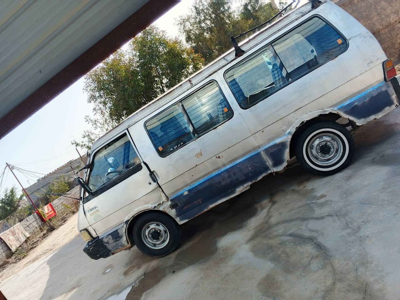 سلام عليكم كيه بسته موديل 94 رقم احمر ماندل راعيها  مكينه بيها  خيط بخار   كير اكسن حداديه تخم تاير  خير من الله مكان السياره الناصريه *********** السعر 17 وبيها مجال قليل
