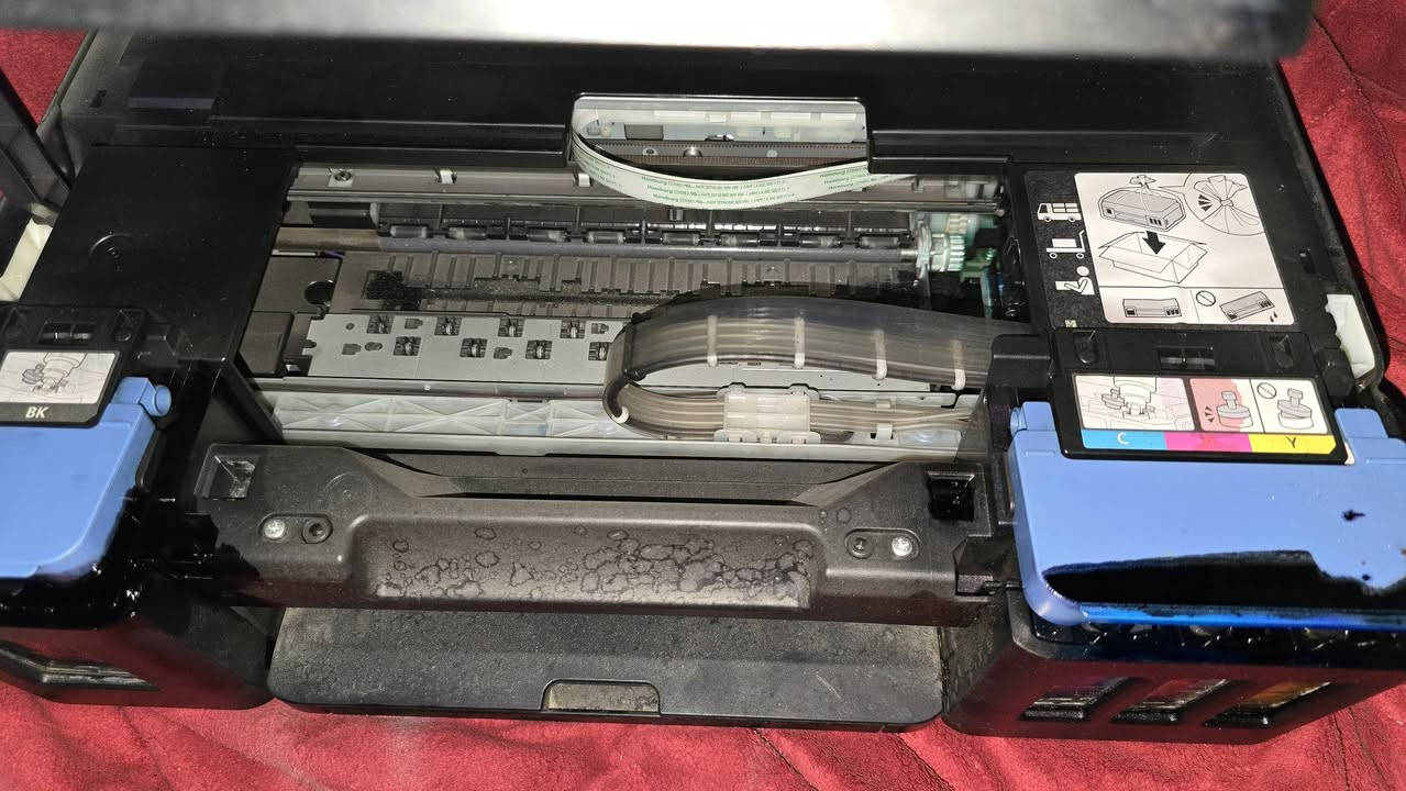 السلام عليكم
كانون g 3800 للبيع
تحتاج فقط تبديل كاتردج
تواصل ***********
