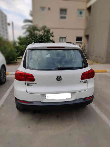 VW Tiguan 2013
للبيع وكالة العراق مكفولة من الصبغ 
المواصفات 
تبريد قطعتين 
حساسات خلفية
كير ومحرك والصدر بحالة جيدة جدا
السعر 11500$
وبيها مجال بسيط حك الجية 
المكان بغداد
***********
