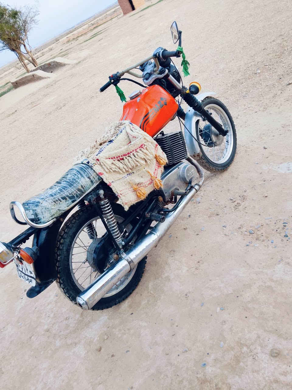 السلام عليكم دراجه امزت للبيع بدون  محرك الماني بلادي ماطور نضيف سايس 2 ماطور خير من  مكاني ديالى قضاء مندلي الرقم ***********
