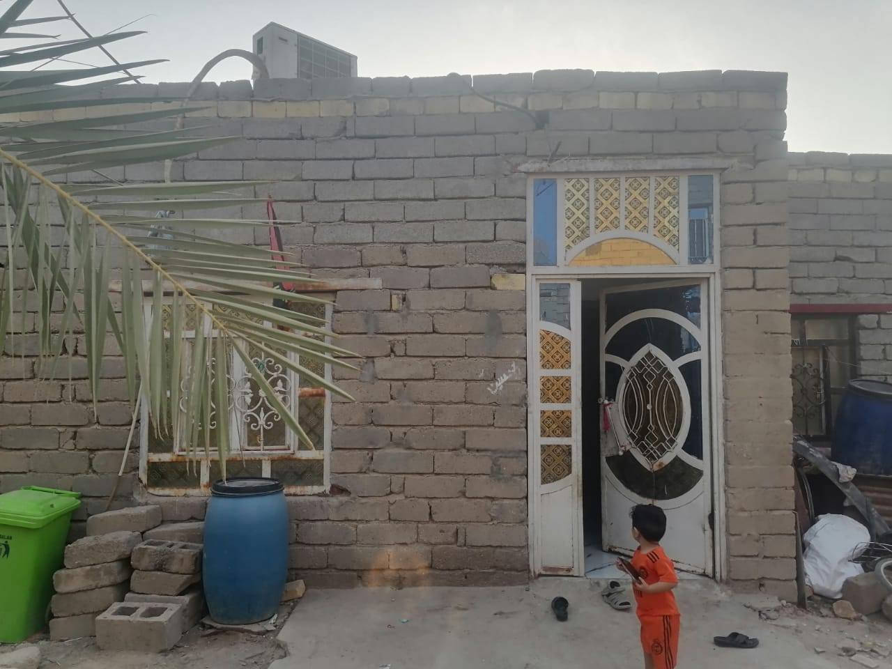 بيت للبيع الموقع مزيرعه الشمالية قرب جسر النهيرات المساحة 200م طابو زراعي
البيت كامل الخدمات ماء كهرباء وتبليط ومدارس 
السعر 28 وبي مجال 
للاستفسار ***********
