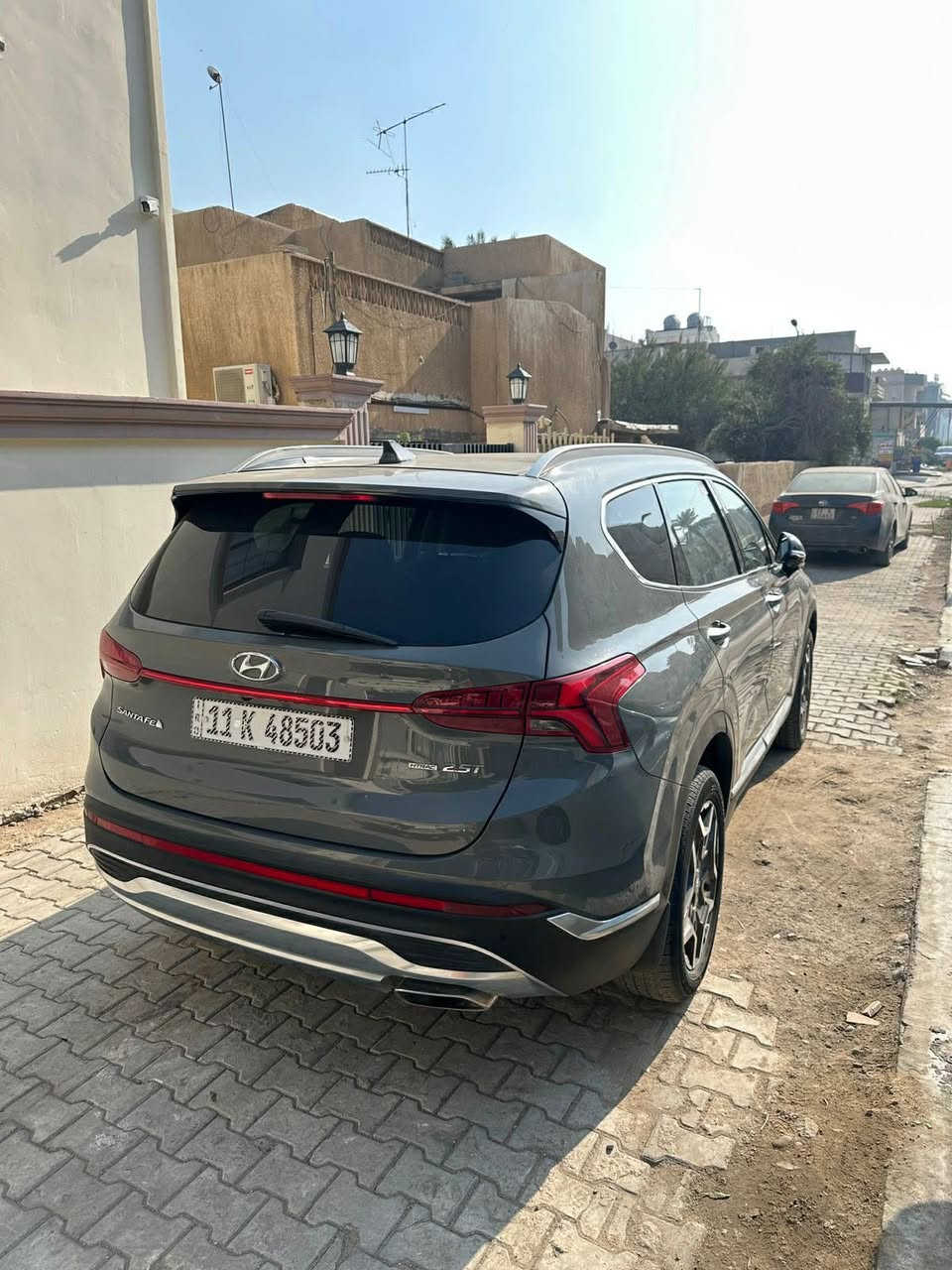 السلام عليكم الغوالي من رخصة الادمن سنتافيا تلكرافي موديل ٢٣ تيربو  محرك ٢٥٠٠ سي سي ماشي ٤٢ الف كيلو السياره فووول الاخير شنو أبالك بيه مواصفات صور الحادث مرفقه والسونر مرفق والتصليح كله قطع اصليه ونصبغن تصليح درجه اولى الشاصي مكفول بيه تصليح لغد الي يلزم الجاملغ بغداد الحارثيه السعر ١٩٨٠٠ يعني دفتر وثمانيه وتسعين ورقه وبيه مجال للطيبين للاستفسار الاتصال على ارقام تاليه 
***********
***********
