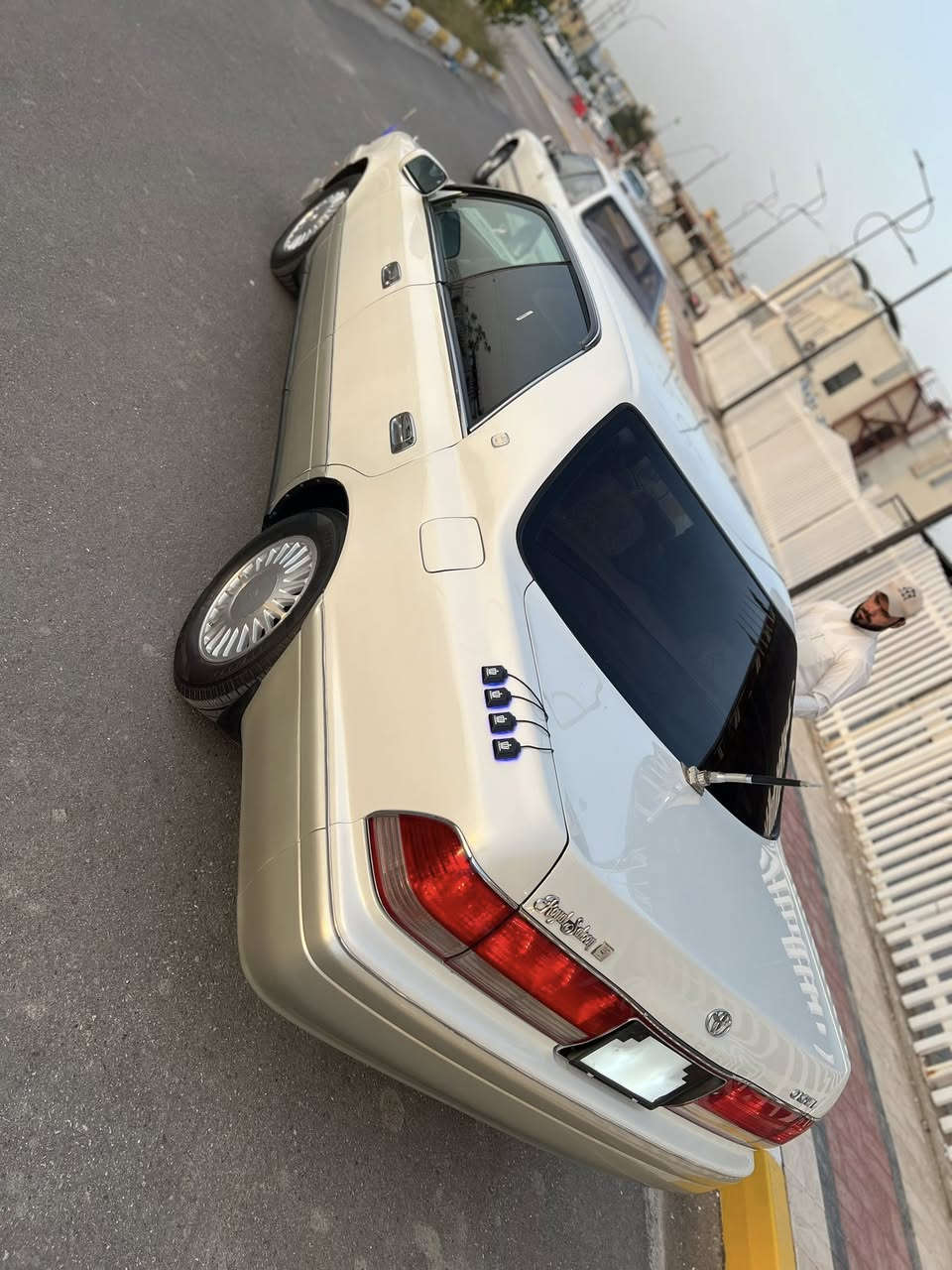 سلام عليكم سياره راس الثور كراون مديل 99السياره  فول عده الفتحه شاشه جنجر خلفي  مكفوله كصه وضربه ونقل جثه والعيب الشرعي السياره تخم تاير جديد حداده جديده  علمن انه السياره بيه صبغ 3قطع فقد  كير ومحرك 3000/VVT-i تبريد ثلج  كهربايات جديده سنويه جديده لل2028  تحويل مباشر مكان السياره ذي قار السعر 98وبيه مجال الرقم للستفسار ***********
