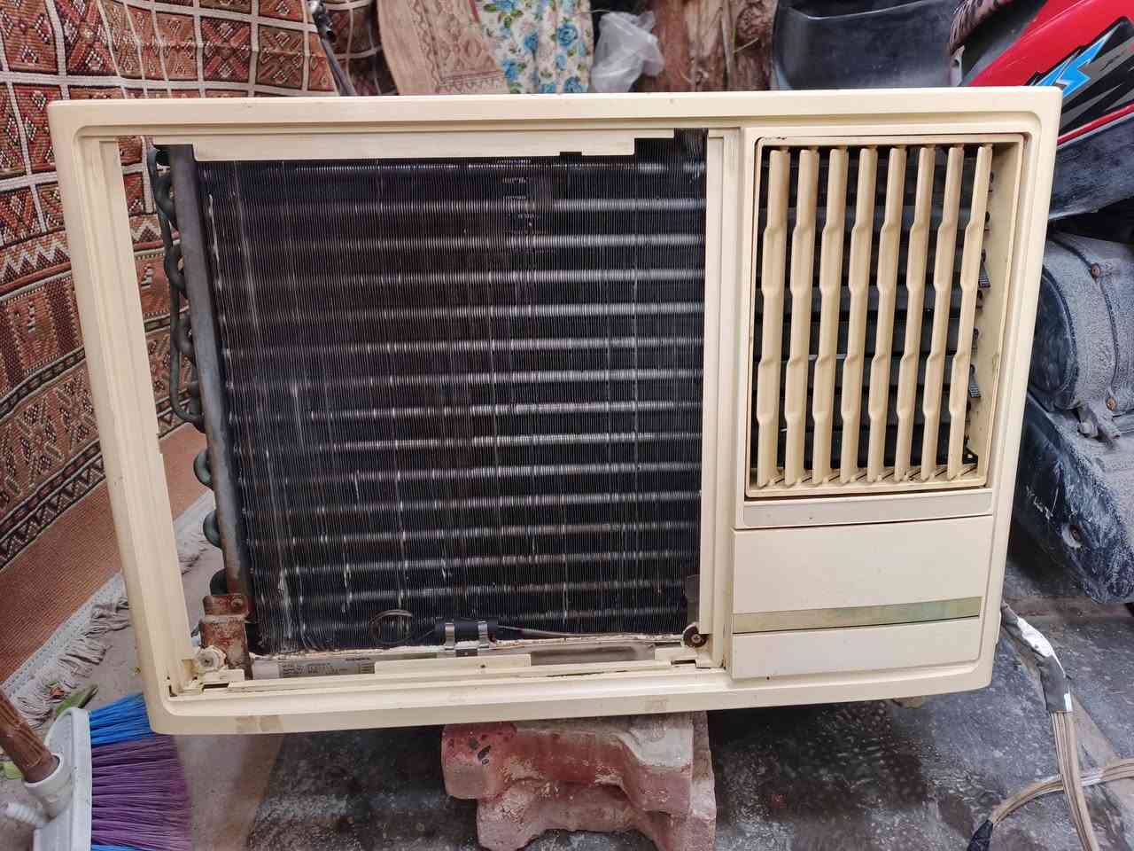 السلام عليكم
مكيف جنرال طن ونص نضيف  سعره 225 وبيه مجال بسيط 
مكاني البصرة حيانيه ***********
