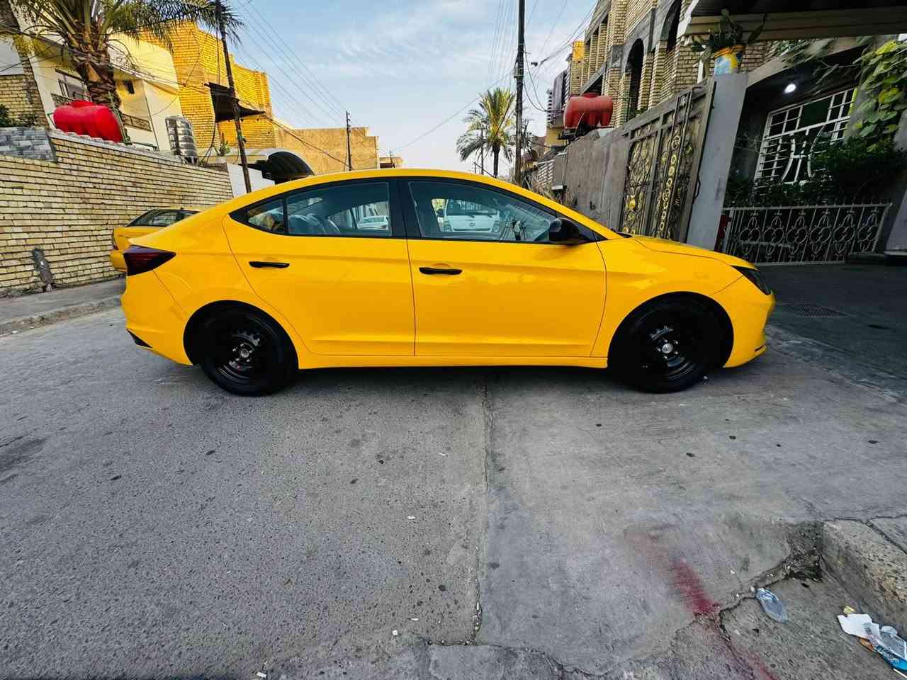 سلام عليكم النترا 2020  محرك ألفين دوش سياره جديده ما ماشيه بسمي تحويل ثاني يوم حادث امريكا سياره تخم تاير جديد سدر امامي خلفي مال شركه 
عنون سياره بغداد مدينه الاورفلي 
سعر 125 قفل من الأخير 
لهاتف ***********
