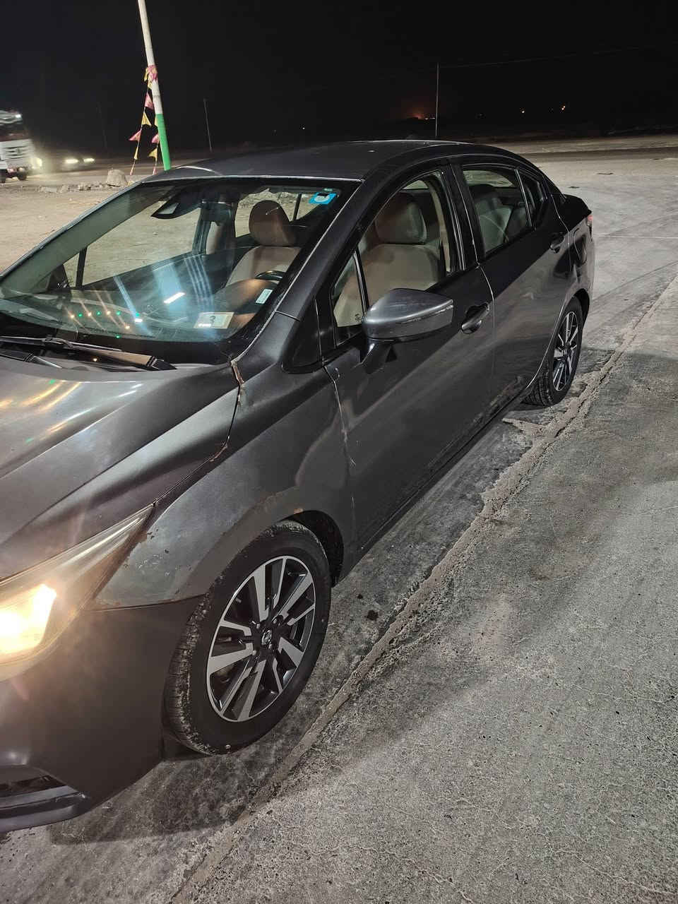 السلام عليكم
نيسان فيرسا للبيع

موديل 2021 

معوقين بيه وكاله عامه
دوشمه عامه
صدر جديد
تخم تاير جديد
بيه بنيد مبدل وطخات بسيطه موضحه بل صور
السعر 100 وبيه مجال
اللااستفسار اتصال ***********
