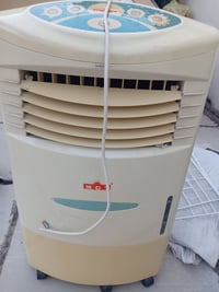 مبرده مال غرفه صغيره للبيع مستعمله السعر 25 الف الشراي يتصل 0781033711...