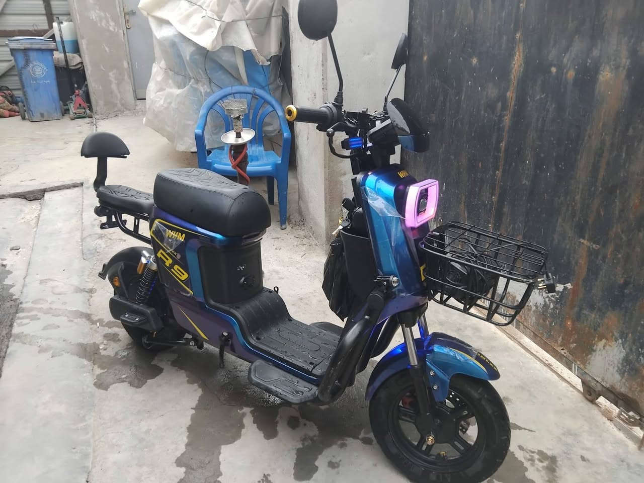 دراجه شحن استعمال قليل مشحونه خمس مرات مكان الزعفرانيه السعر 500 الاتصال***********
