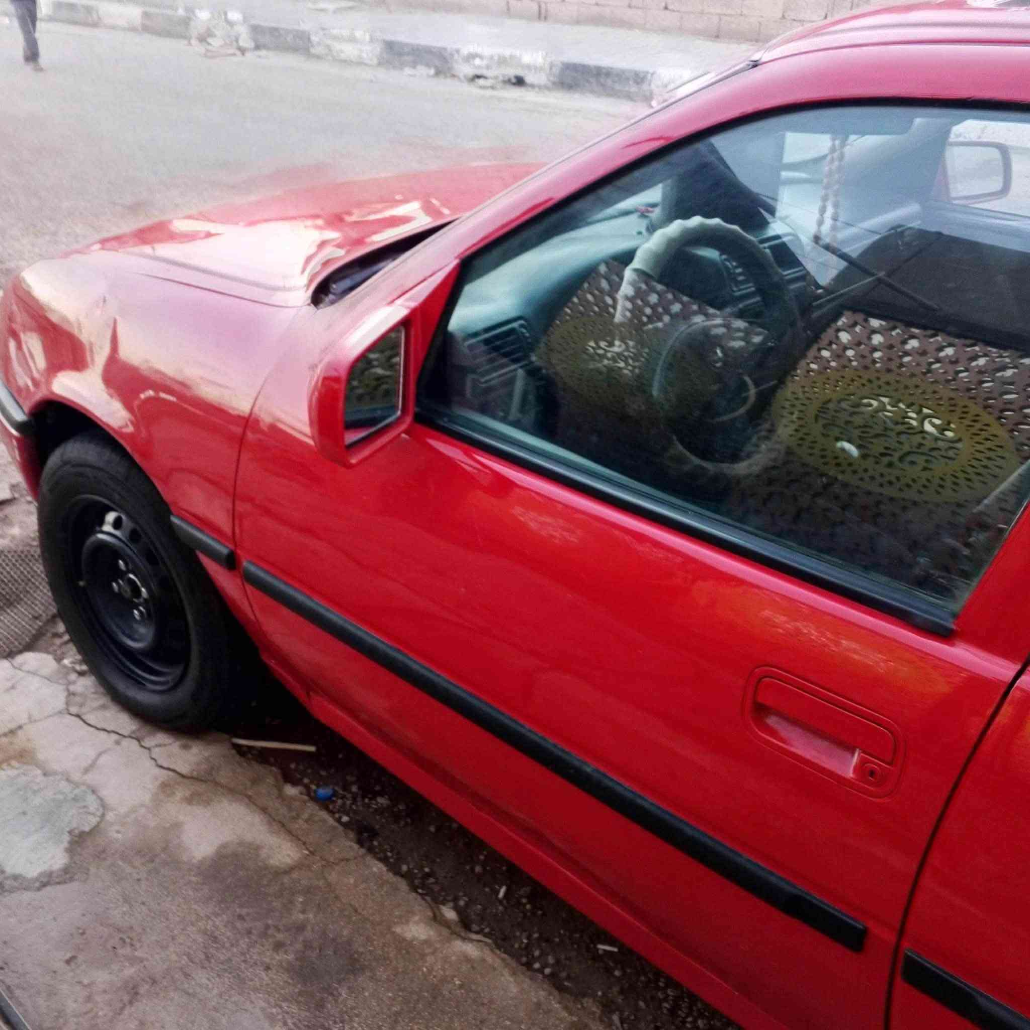 أوبل فكترا 92  رقم نجف راعيها بلخالديه مشروع وطني تحويلها بلرمادي مكينه وكير بشرط ترايك 200 كهربائيات شغاله بيع أو مراوس شعندك تعال *********** مكانها المضيق سعر 25
