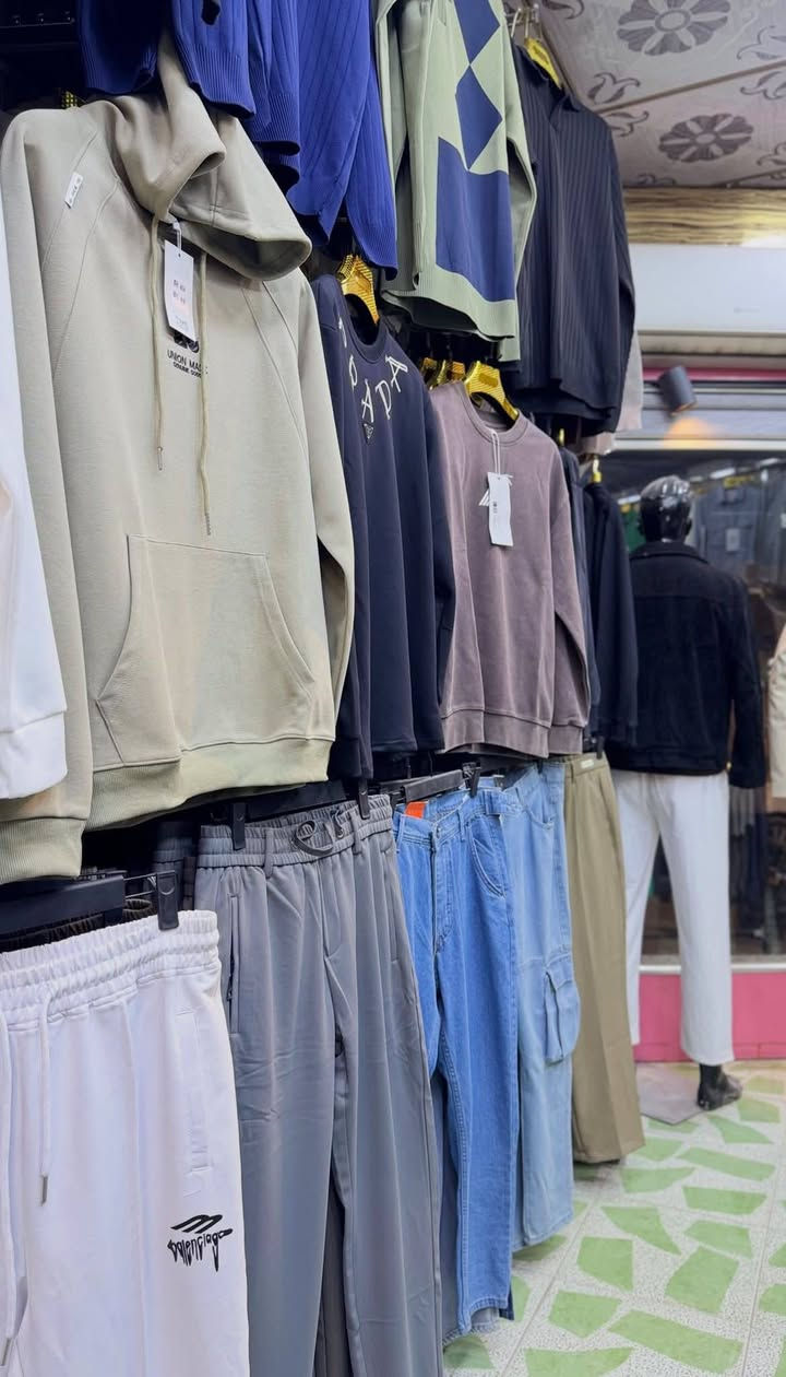 ازياء الأسد للالبسة الرجالية💙
خصم 50% لمده أسبوع واحد 🔥 
الخصم داخل المحل وايضآ توفر صيفي  💙
عنوان المحل حي الجمهوري قرب دكتور محمد جاسم الطائي 
اوقات العمل من 8 صباحاً الى 1 ليلاً 💙
رقم الهاتف ***********
***********
