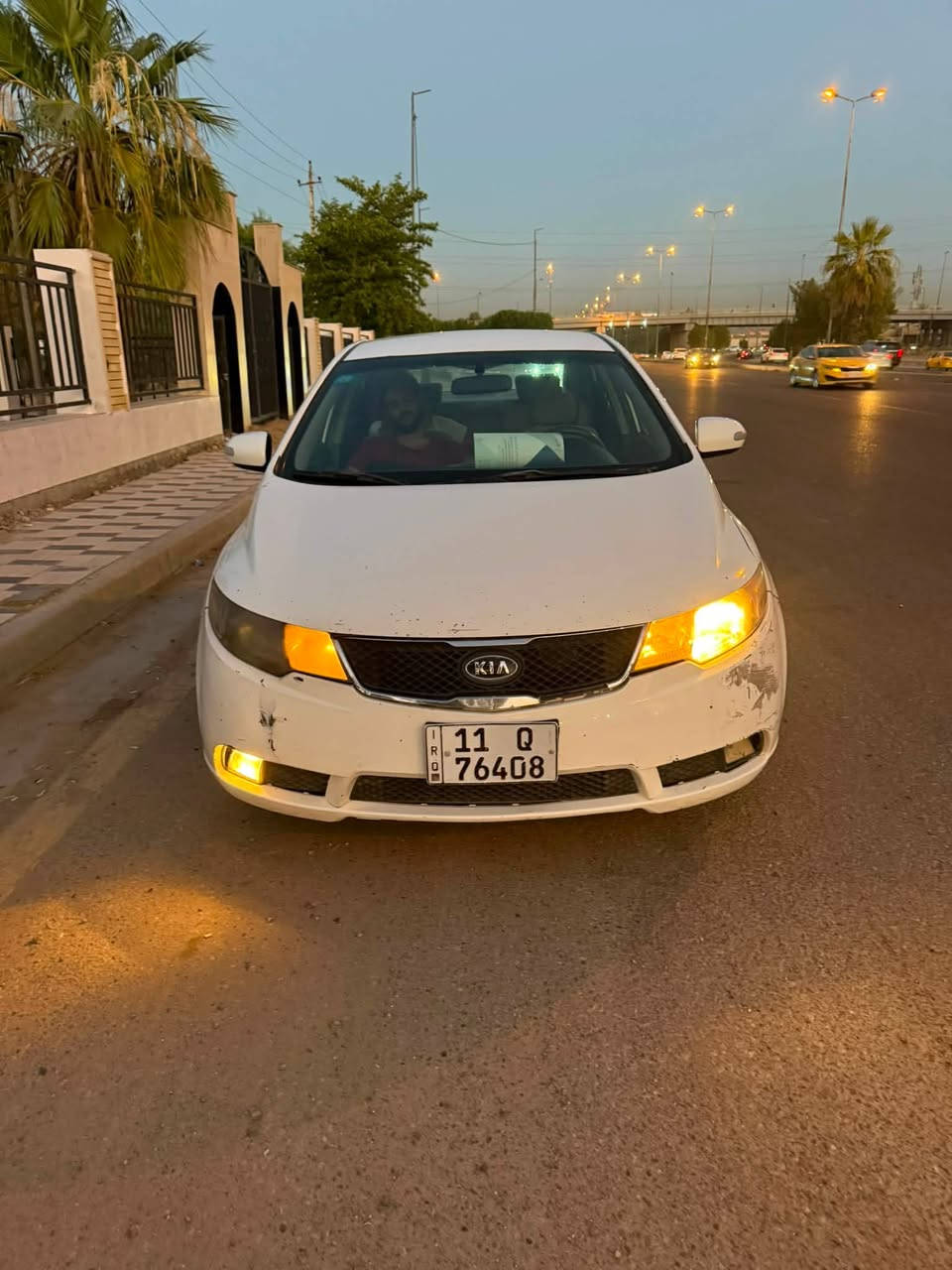 السلام عليكم كيا سيراتو ٢٠٠٩ تبريد ثلج صدر امامي تعبان مابيهة اي نقص غير الصدر بيهة ضربات مثل ماموضح بل صور ع وضعهن لا معدل ولا صبغ ابيع حزام ع اثر الضربات ماشيه ١٥٢ الف السعر ٨٥ وبيها مجال بسيط رقم المبايل *********** بي وتساب
