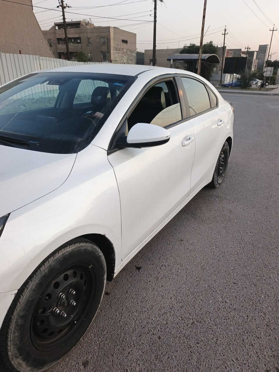 السلام عليكم فورتي للبيع
او مراوس صور حادث ناشره 
*********** وساب 
مكان البياع الاعلام
بدوان دواخل بدوان يرباك
