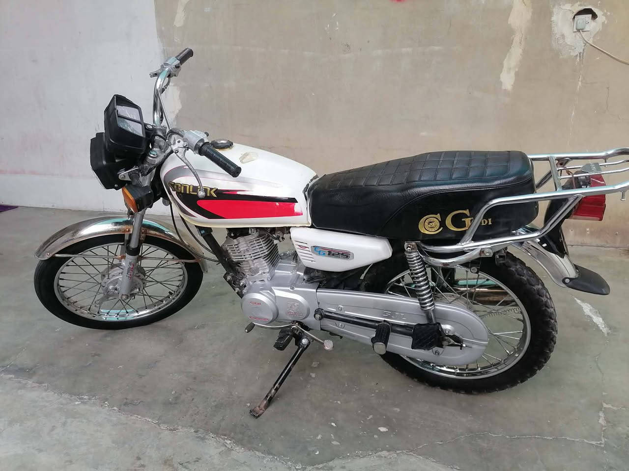 سلام عليك اخوان عندي هاي مطور موديل 2019محرك مفتوح بةس مابي صوت كربايات كلة اشتغل طيارات هم زين سعر 425 بيهة مجال قليل مكان
كركوك


**إذا كنت صاحب هذا الإعلان وتريد حذفه لأي سبب، رجاءا أرسل رسالة إلى الدعم الفني**