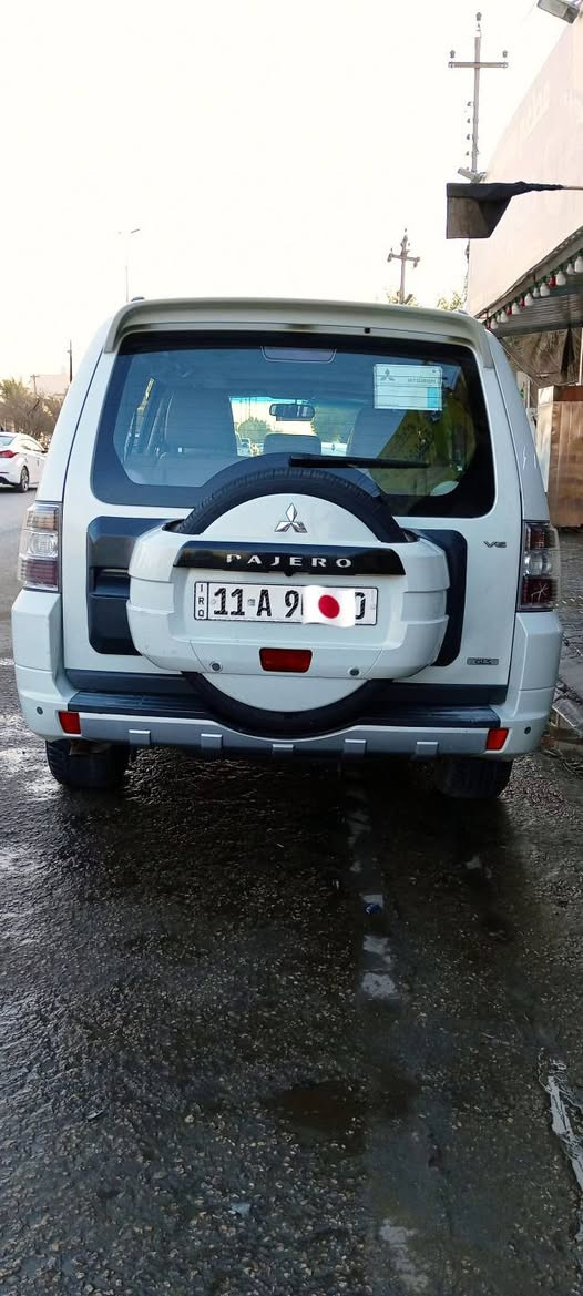 سلام عليكم باجيرو للبيع موديل 2010 حبتور زراگ لايت دمام سبعه راكب ثلاجه فتحه كشنات  كهرباء وجلد تبريد 3 قطع تخم تاير دنلوب تحكم ستيرن محرك 3500 المرغوب سياره مكفولة ما عدا يم قبق البانزين شبر فقط سياره جديده مال بيت سعر 145 وبيها مجال رقم الاستفسار *********** رقم بغداد وبأسمي انكليزي
