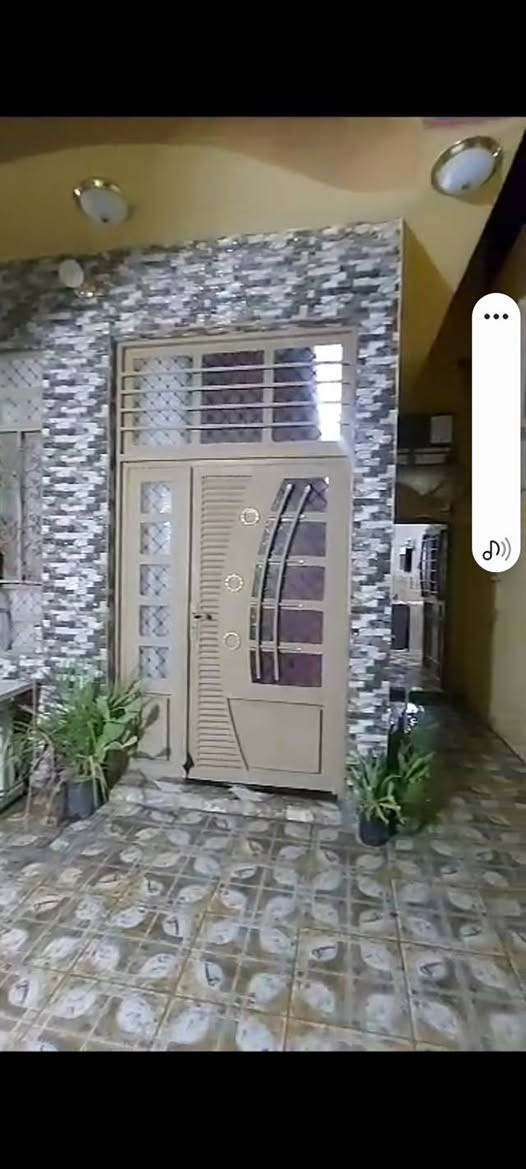 للبيع 
بالفلوجه /التاميم مشتمل 100mبناء 2013بلوك طابقين 3غرف نوم شارع 8mمستثمر ب450الف شهريا سعر البيع 120 نتفاوض ***********////***********
