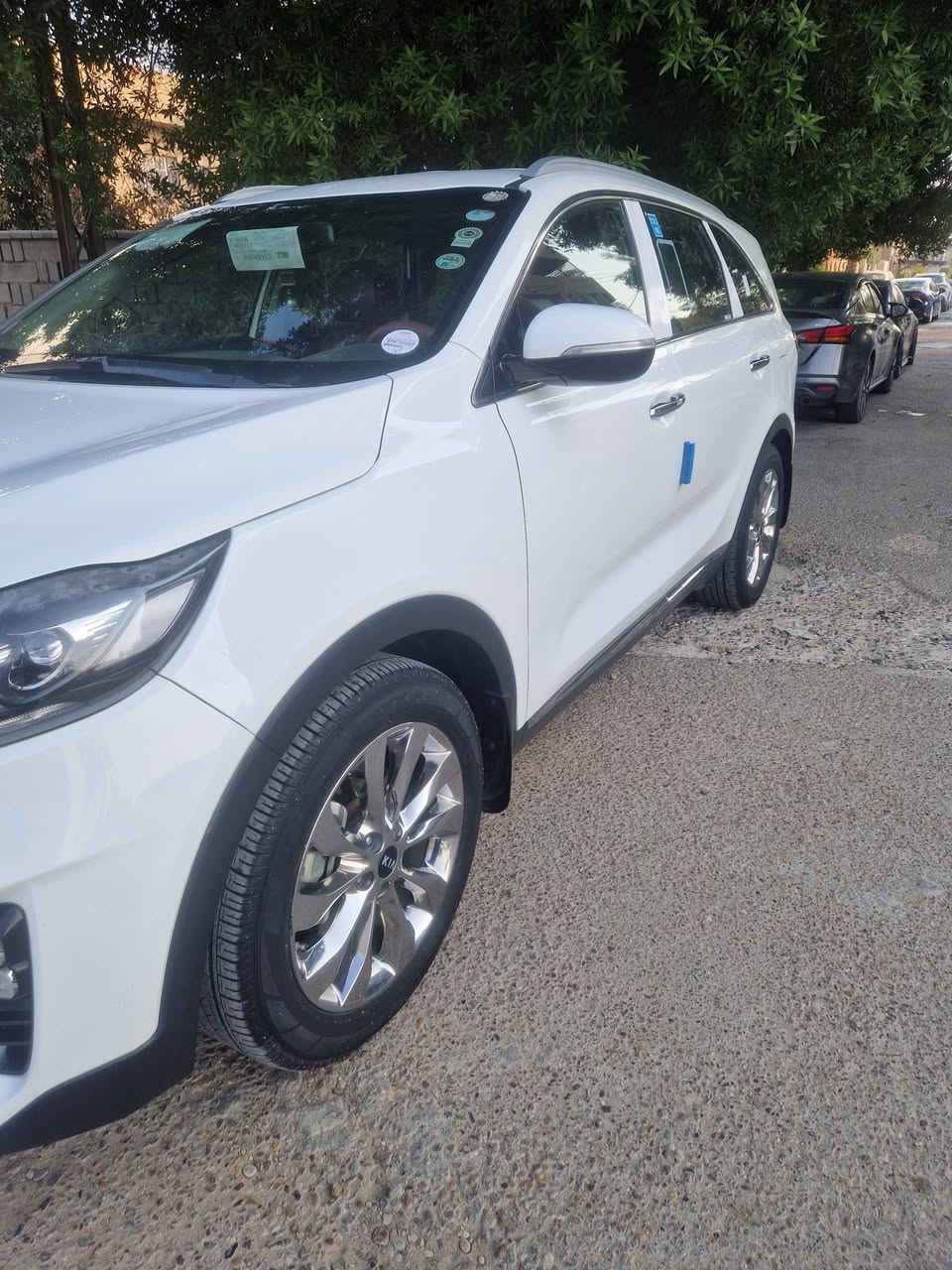 سورنتو 2019 خليجي
فول 1/1
 عدا القماره حديد
بصمه
٦ سلندر
٧ راكب
شاحن لاسلكي
هندبريك كهرباء
لايت بجم زنون
وبعد اكو مليانه مواصفات
محرك وكير بشرط ممفتوح
ماشيه ١٣٠ الف
قطره صبغ مابيه
بيه طختين صغار اسفل الباب الخلفي وباقيه على حطهه
خاليه من دكه جاكوك وبارد
خاليه من الشخوط في الدعاميات
الداخل احمر جلد بلاد
باسمي وسنويه وهزه جديده
السعر 255
ماكو هيج سعر سعر مناسب جدا
العنوان بغداد الكرخ المنصور 
***********
