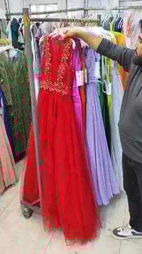 شروة فساتين • فساتين سهره • ١٤٠قطعة