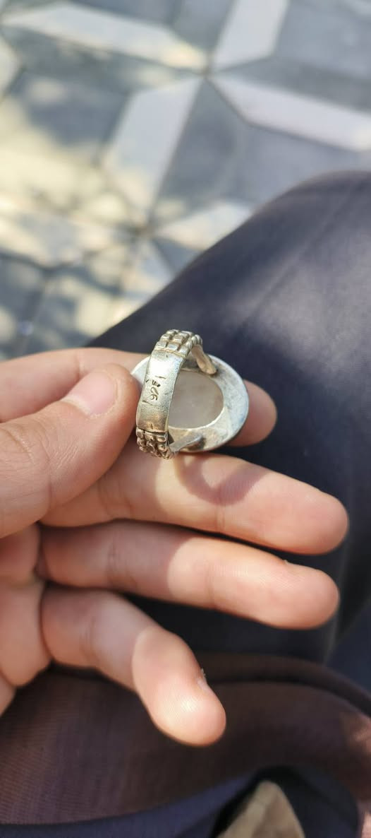 اللهم صل على محمد وآل محمد در نجف مشروط شرط قديم فضة ٩٢٥ درجة أولى ثقيل قياس ٣١ قطعه خشنة انتيكة ما مملوكة الجناية تفيدكم منقوش الاسم المباركة يا علي مدد السعر بلاش مع توصيل ب٤٥ ألف قفل فقط بيع بدون عملة وسعر ثابت للطلب خاص + هدية


**إذا كنت صاحب هذا الإعلان وتريد حذفه لأي سبب، رجاءا أرسل رسالة إلى الدعم الفني**