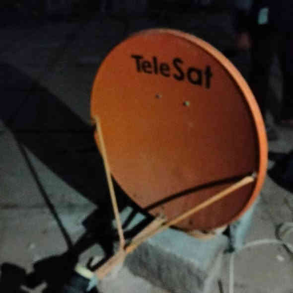 بفضل الله ، جزء من عملنا اليوم تنصيب مدار النايلسات 7° غرباً مع ألتقطنا كافة قنواته و باقاته المتنوعة 📡🛰️

العنوان : الكوت _ التأميم

للتنصيب يمكنكم التواصل عبر 
الهاتف : ***********
واتساب : ***********

#عملنا كافة مناطق الكوت
