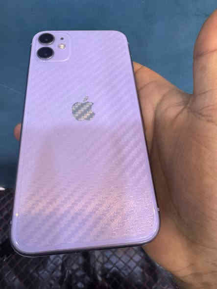 السلام عليكم ايفون ١١ الذاكره ١٢٨ بطاريه١٠٠ مستبدله احسن نوعيه بلسوك  مفتوح تخطي نضيف جداً  بيع ب ١٦٠ او مراوس بغداد الغزاليه ***********
