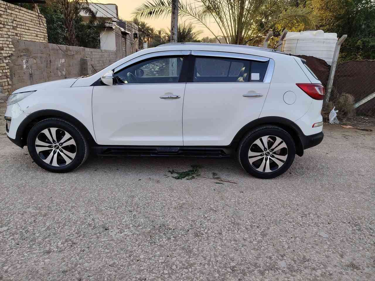 للبيع سبورتج 2011 خليجي رقم بغداد الدولي الجديد بسمي السيارة  فول من عده بصمه   كير وحدادية ومحرك خير من الله  ابيع صبغ حزام    
 السعر١١٥ وبيها مجال ***********
مكان السيارة بابل
