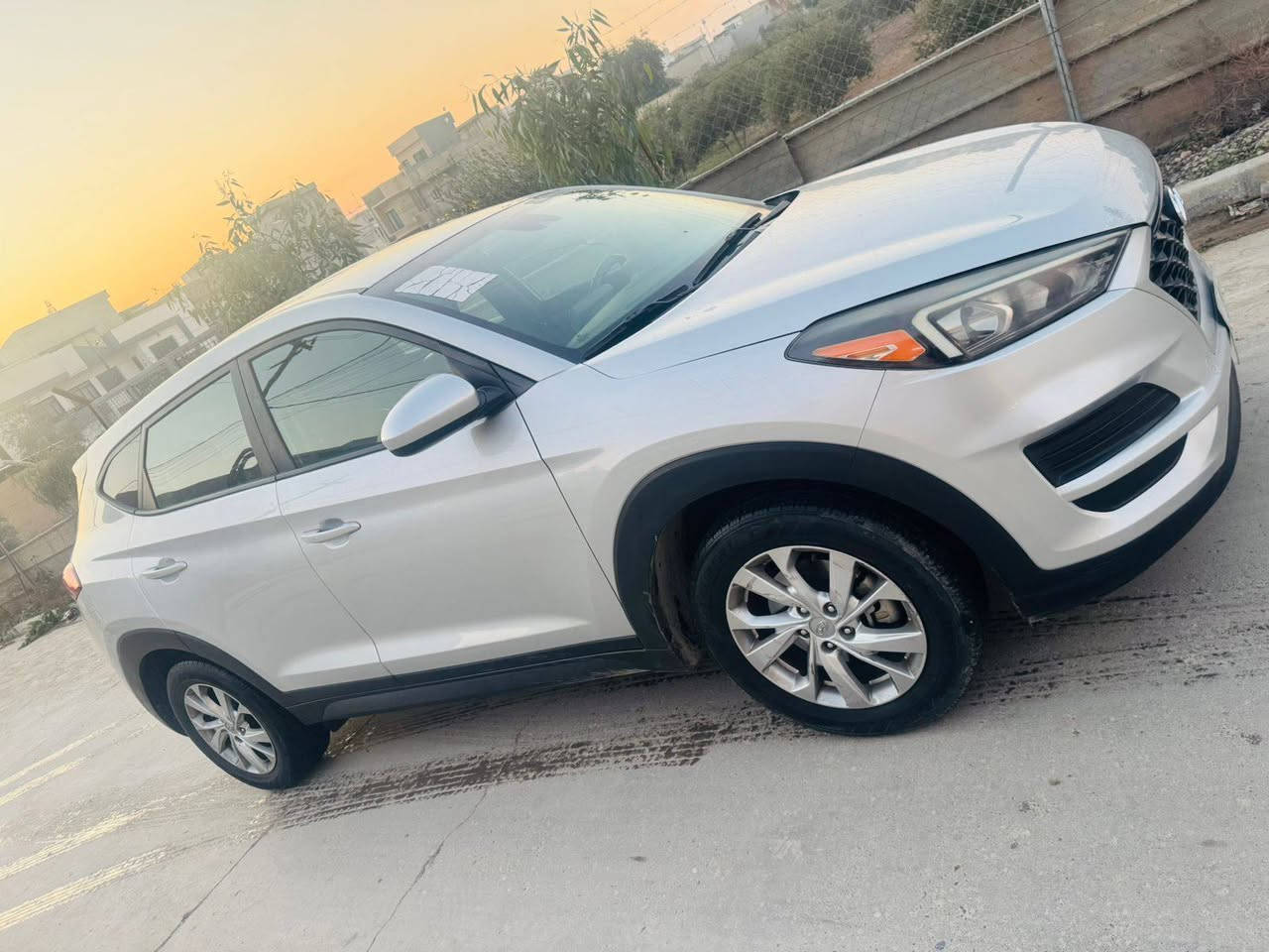 السلام عليكم توكسن للبيع موديل 2019 امريكي رقم نينوى ضررها  شبر صبغ جواة القبغ مال بانزين وموجوده صور الحادث السعر ١٧٠$وبيها مجال  معلومات اكثر اتصل ***********
